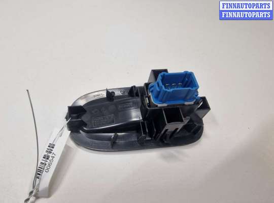 купить Кнопка стеклоподъемника на Renault Master 3 поколение [рестайлинг] (2014-2024)