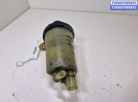 Бачок гидроусилителя на Volvo C30