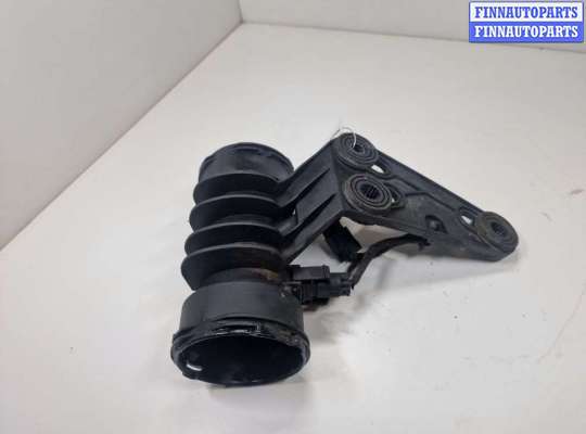 Патрубок (трубка, шланг) на Mercedes-Benz C (W203)