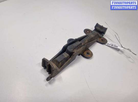 купить Кронштейн крепления бампера переднего на Audi 80 B3 (8A) 1986 - 1991