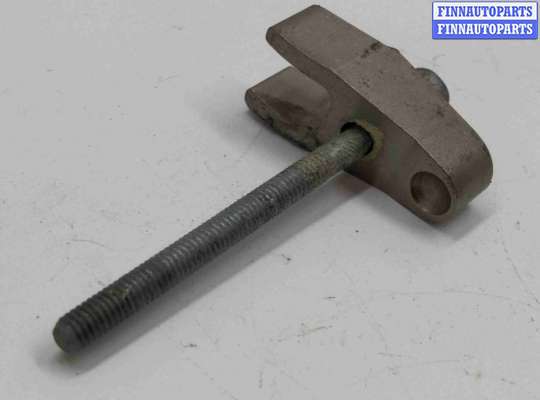 купить Скоба (кронштейн) крепления форсунки на Mercedes C-klasse (W203) 2000 - 2007