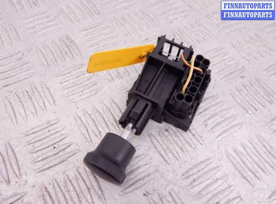 Переключатель кнопочный BM3392708 на BMW 3-series (E36)