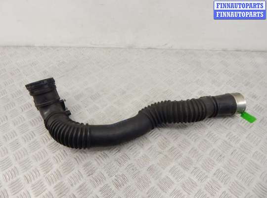Патрубок двигателя BM3262411 на BMW 5-series (F10/11)