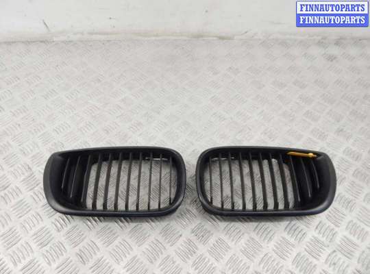 купить Решетка радиатора на BMW 3-series (E46)