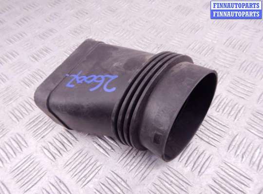 Патрубок двигателя BM3657210 на BMW 5-series (F10/11)
