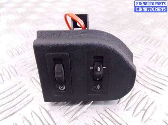 Переключатель кнопочный BM3392695 на BMW 3-series (E36)