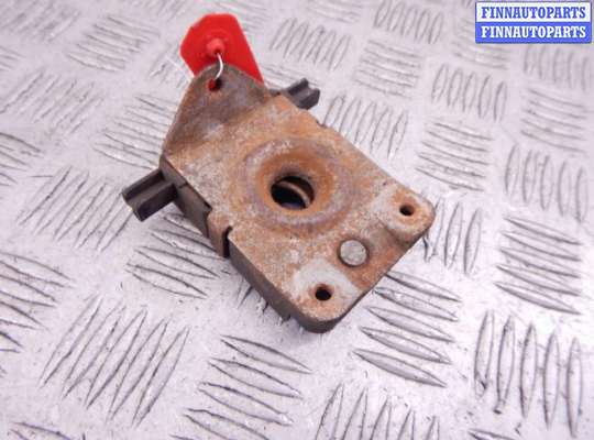 Замок капота на BMW 3 (E46)