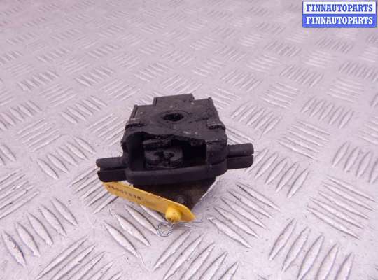 Купить Замок капота на BMW 5-series (E39) Замок капота BM3609576 на BMW 5-series (E39)