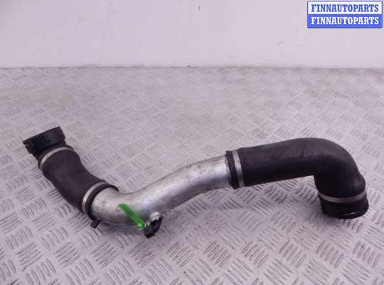 Патрубок двигателя BM3228564 на BMW 5-series (E60/61)