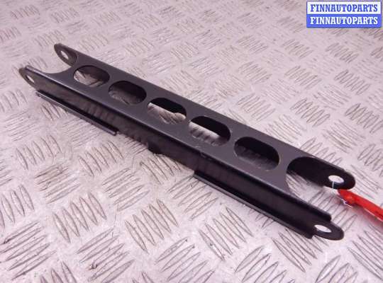 Купить Рычаг подвески на BMW 1-series (E87) Рычаг подвески BM3557689 на BMW 1-series (E87)