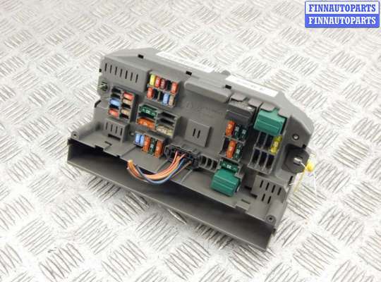 купить Блок предохранителей на BMW X5-series (E70)