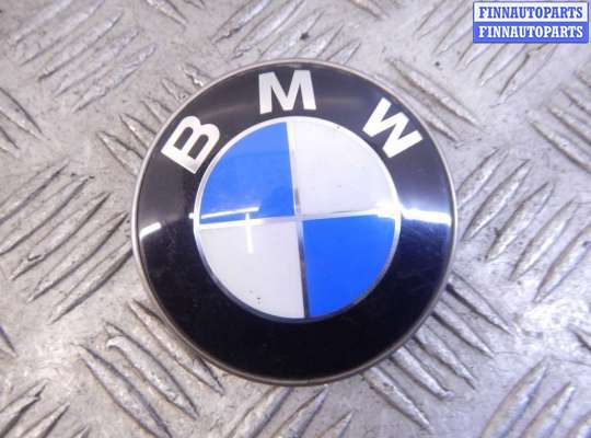 Автомобильная эмблема BM3211587 на BMW 3-series (E46)