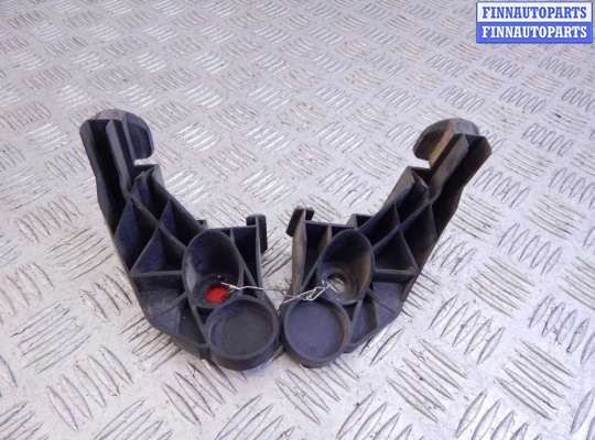 Кронштейн пластмассовый BM3206318 на BMW 3-series (E46)