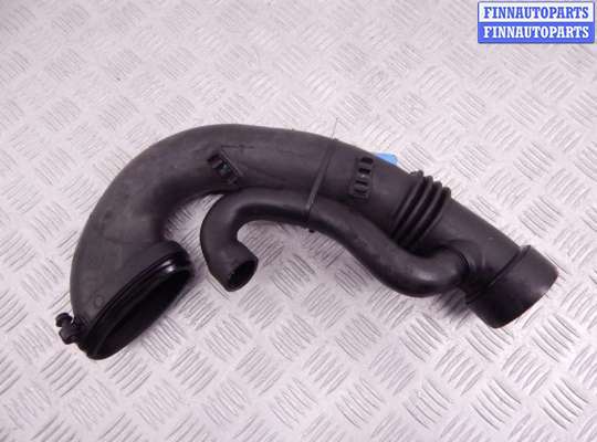 Патрубок двигателя BM3241387 на BMW X5-series (E53)