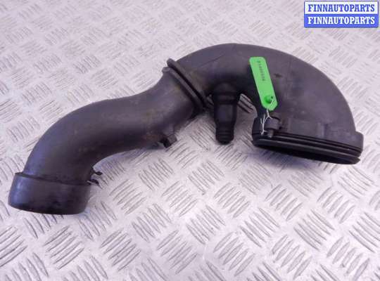 Патрубок двигателя BM3236703 на BMW X3-series (E83)
