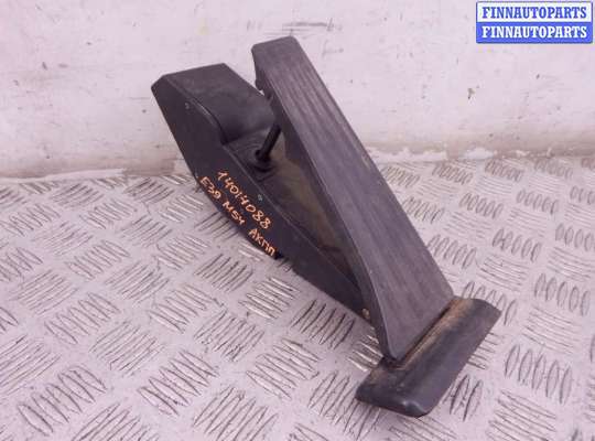 Педаль BM3553363 на BMW 5-series (E39)