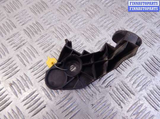 Кронштейн пластмассовый BM3206330 на BMW 3-series (E46)