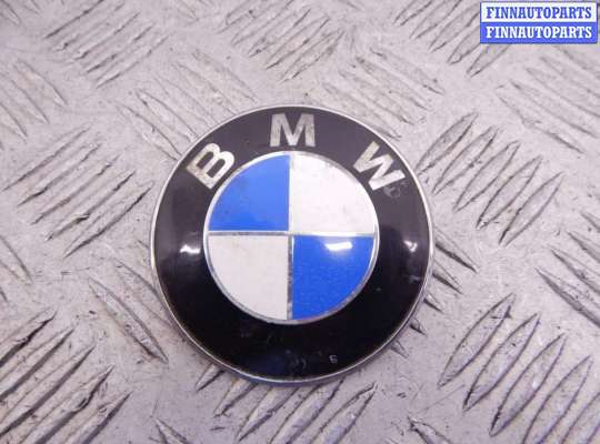 Автомобильная эмблема BM3225690 на BMW 5-series (E39)