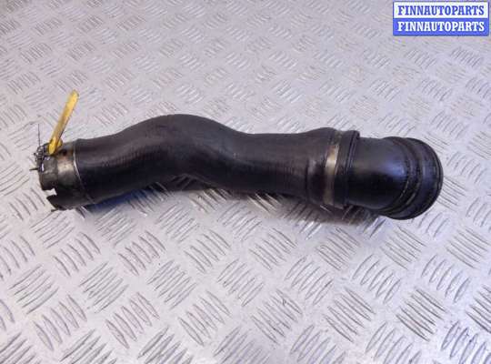Патрубок двигателя BM3228591 на BMW 5-series (E60/61)
