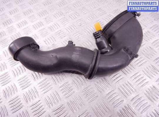 Патрубок двигателя BM3591022 на BMW 3-series (E90/91/92)