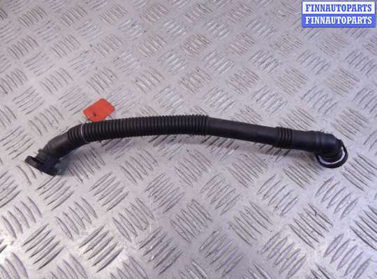 Патрубок двигателя BM3393289 на BMW 3-series (E36)