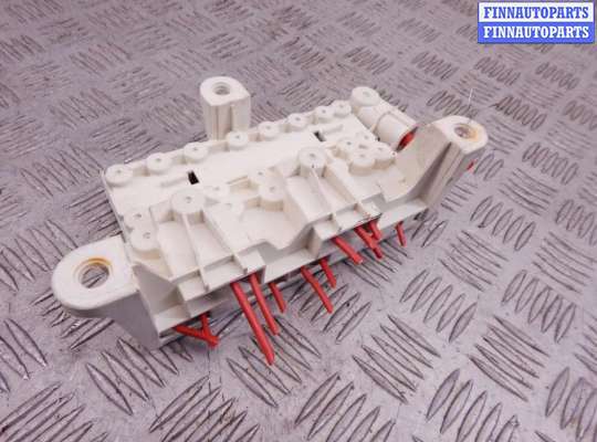 купить Блок предохранителей на BMW 5-series (E39)