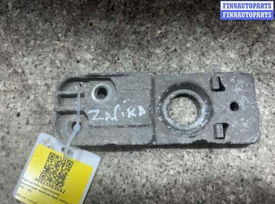КРОНШТЕЙН РАДИАТОРА OP2469307 на OPEL Zafira 3  (C)