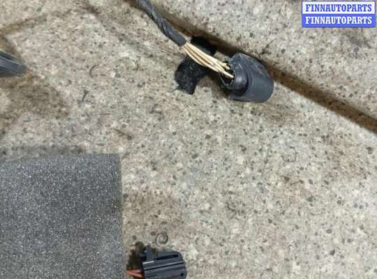 купить Проводка двери задней левой на VOLKSWAGEN PASSAT B6