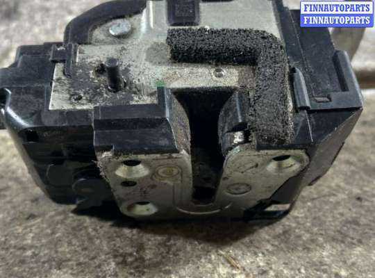 Замок боковой двери на Nissan Qashqai I (J10)