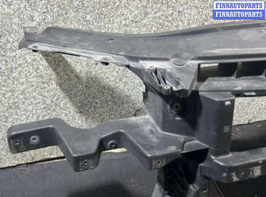 Панель передняя (телевизор) на Volkswagen Passat B6 (3C)