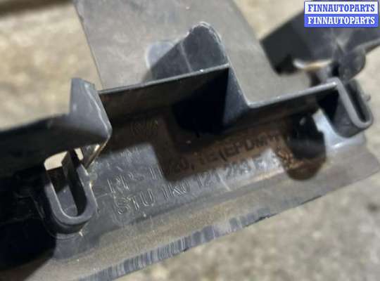 купить Дефлектор радиатора левый на VOLKSWAGEN Golf 5