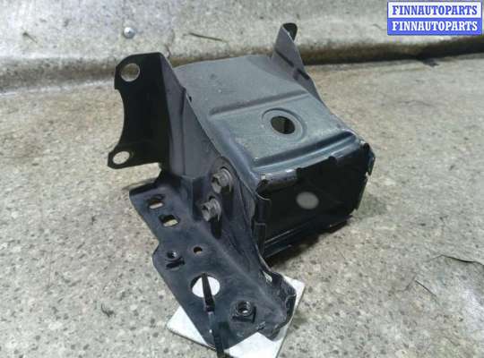 купить Кронштейн крепления бампера переднего на TOYOTA Carina E T190