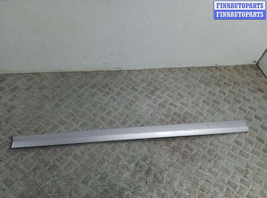 молдинг двери передней правой MB1370402 на Mercedes C W203