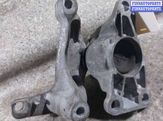 Подушка крепления двигателя RN1045088 на RENAULT Scenic 3