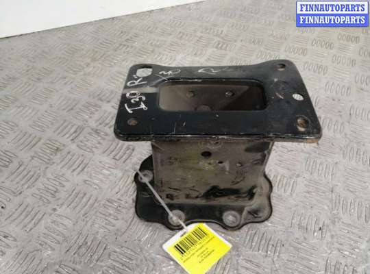 купить Кронштейн крепления бампера переднего на HYUNDAI i30 FD