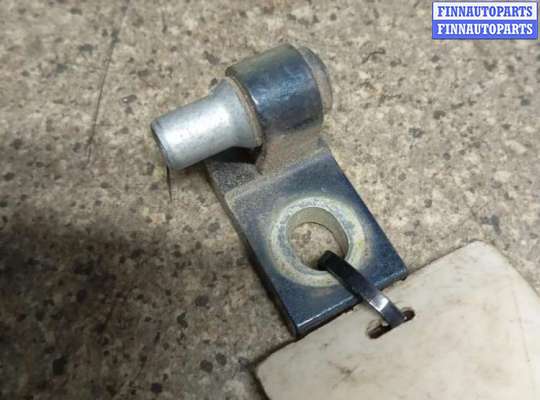 купить петля двери передней правой на VOLKSWAGEN PASSAT B6