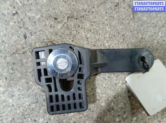 купить замок двери передней левой на DODGE Nitro