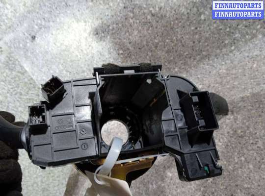 купить ПЕРЕКЛЮЧАТЕЛЬ ПОДРУЛЕВОЙ (СТРЕКОЗА) на AUDI A6 4F/C6