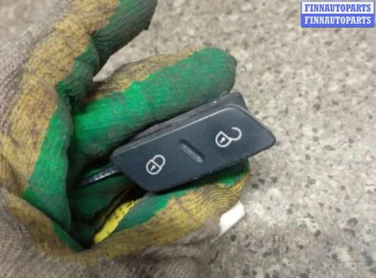 купить Кнопка центрального замка на VOLKSWAGEN Jetta 5