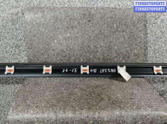 молдинг двери передней левой VG606755 на VOLKSWAGEN PASSAT B4