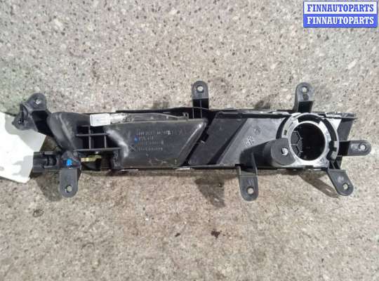 купить Ручка внутренняя передняя правая на AUDI A6 4F/C6