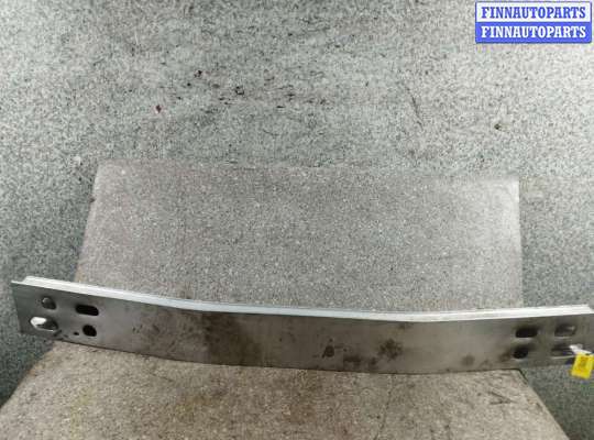 Усилитель бампера на Toyota Prius III