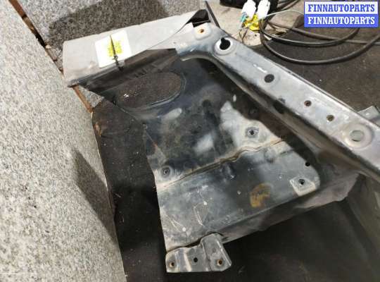 Панель передняя (телевизор) на Nissan Cefiro 32