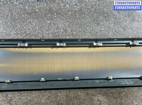 купить молдинг двери передней левой на Mercedes-Benz E W124