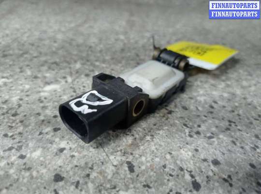 ДАТЧИК УДАРА AU1229491 на AUDI A4 B6