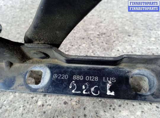 Петля капота на Mercedes-Benz S (W220)