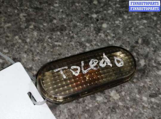 Повторитель поворота в крыло на SEAT Toledo I (1L) 