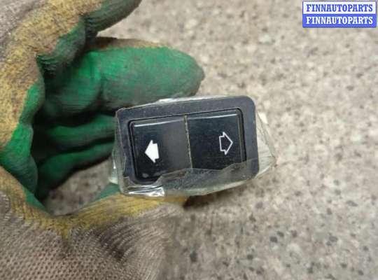купить Кнопка стеклоподъемника переднего правого на BMW 5 E39