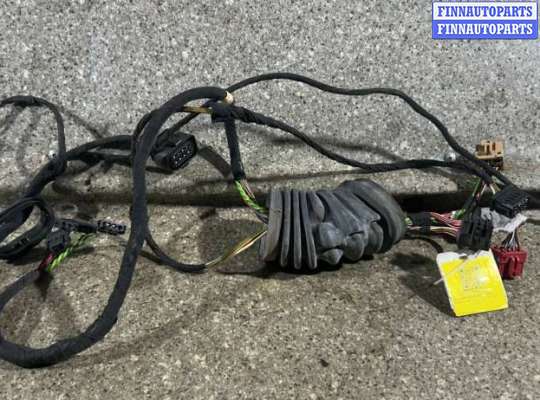 Проводка двери передней правой AU975351 на AUDI A6 4B/C5