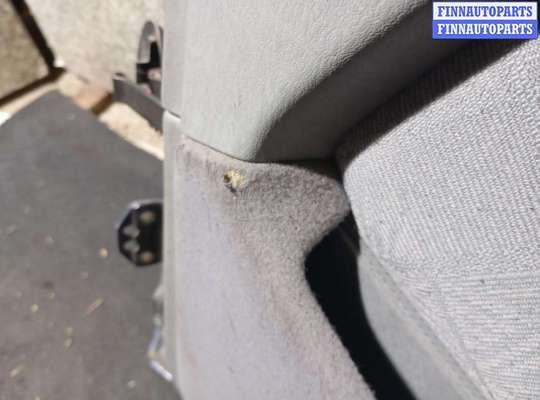 купить Обшивка двери передней правой (дверная карта) на Mercedes-Benz E W124